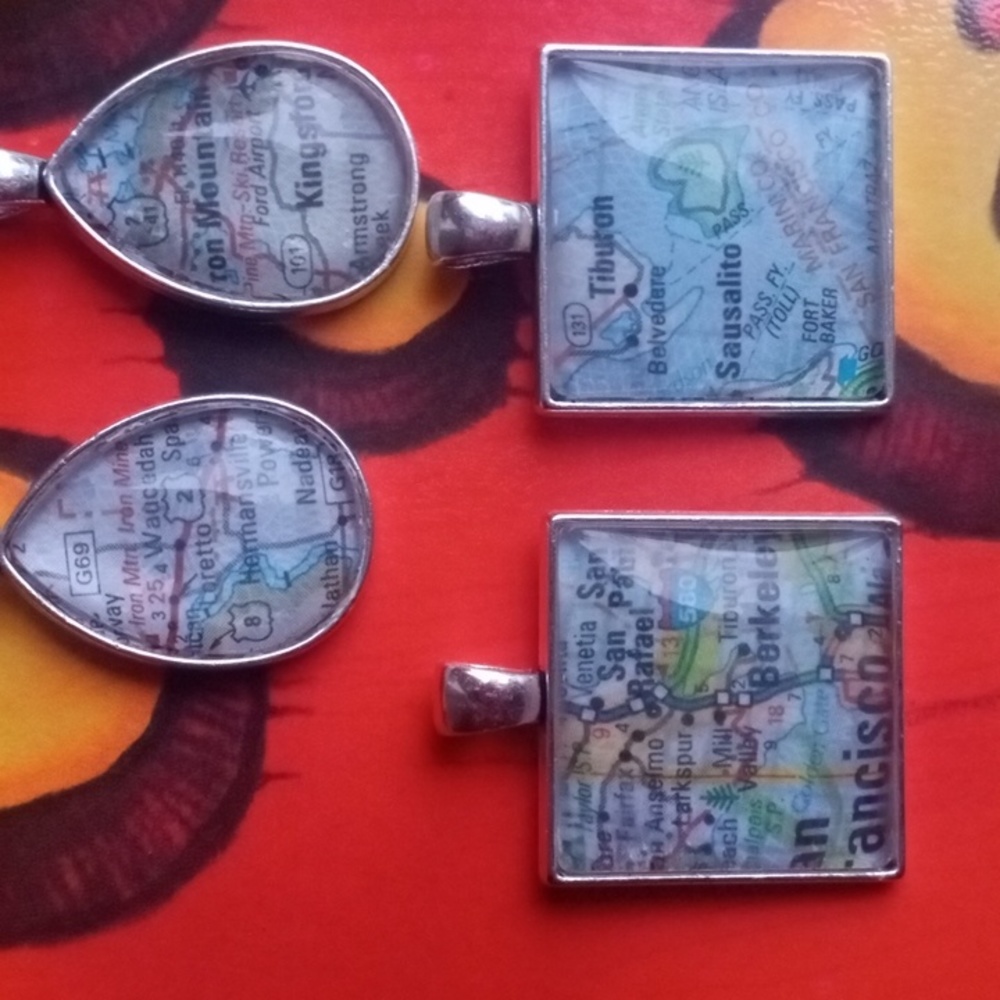 ๐Customized! For YOU Handmade Map Necklace/Keychain - Picture 4 of 6